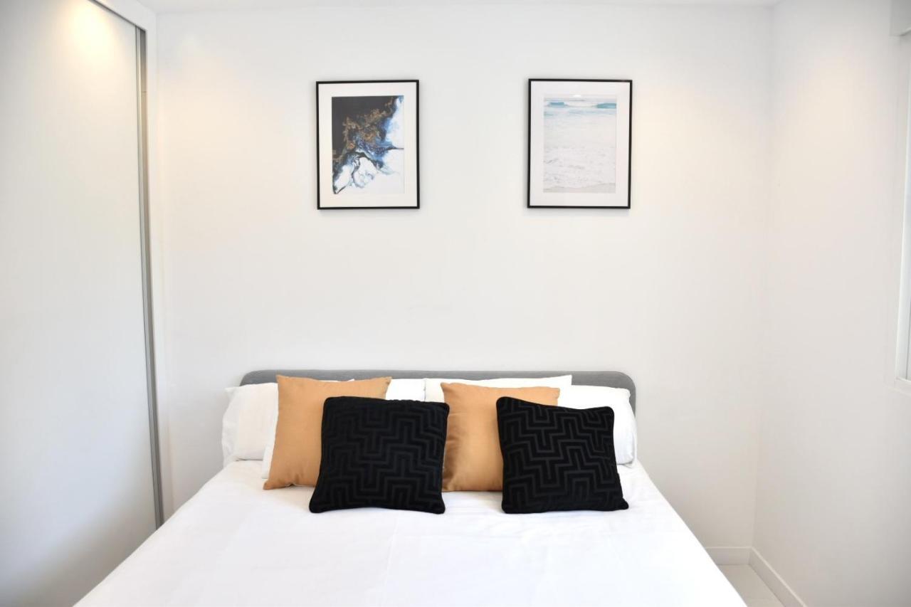 Myflats Deluxe Seafront Apartment Arenales del Sol Bagian luar foto