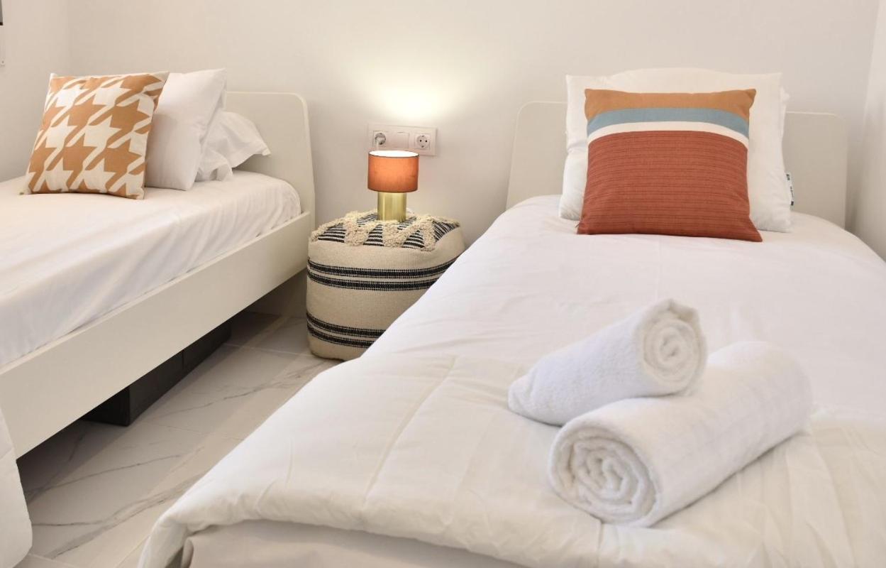 Myflats Deluxe Seafront Apartment Arenales del Sol Bagian luar foto